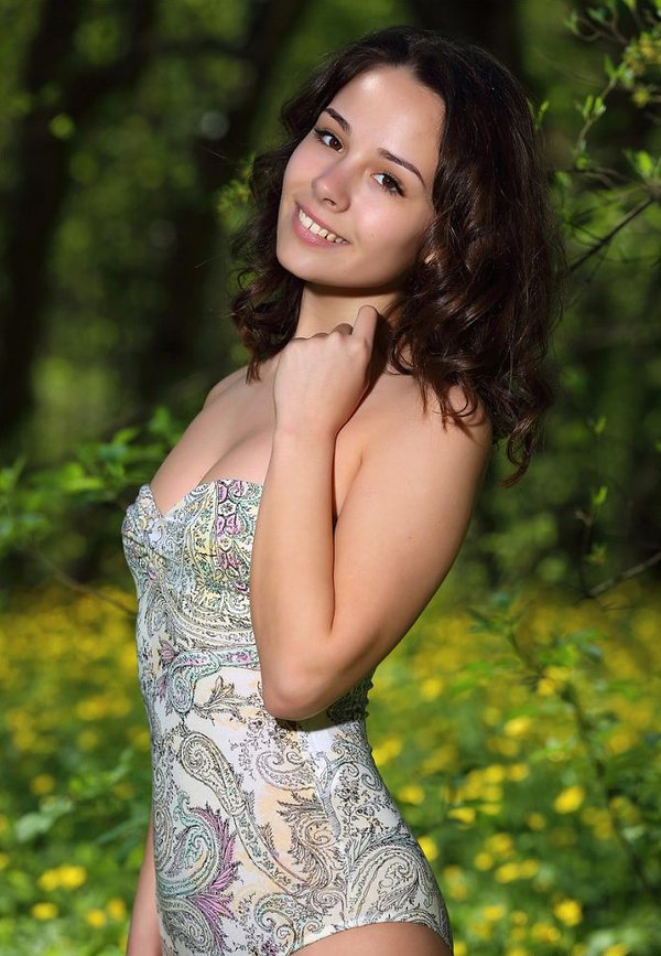 Виктория, 18
